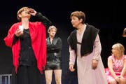 Die Alltagsprobleme der Spielenden bieten genau so viel Spannung wie der zu spielende Krimi.Bild Sibylle Kathriner/PD