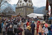 Viele Besucher fanden sich am Sonntag im Rudenzpark in Flüelen ein. (Bild: EG (Flüelen, 11. 2. 2018))