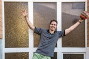 Christian Amrein hofft, dass seine Arme für die NLA-Angreifer von Pfadi Winterthur lang genug sind. (Bild: Nadia Schärli (Ebikon, 15. Oktober 2017))