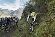 Ab nächstem Sommer sollen Biker, wie hier in Emmetten, in der Bike-Arena Giswil üben können. (Bild: Christian Perret (15. Mai 2012))