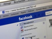 Facebook will auf Desktop-Computern den Einsatz von Werbeblockern unterbinden. (Bild: Keystone/GAETAN BALLY)