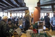 Grossandrang am Rampenverkauf. (Bild: Manuela Jans-Koch (Luzern, 24. März 2018))