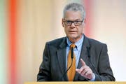 Urs Burkard sprach an der Generalversammlung vom 14. April 2015 in Baar. (Bild Stefan Kaiser)
