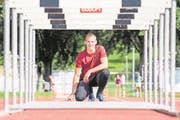 Der Hörbehindertensportler Kim Lenoir auf der Leichtathletikanlage in der Allmend in Luzern. Bild: Eveline Beerkircher/LZ 16. August 2017 (Bild: Eveline Beerkircher/LZ 16. August 2017)