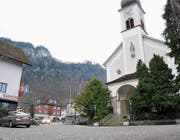 Der Dorfplatz mit der Kirche. Nun sind Ideen für eine Neugestaltung gefragt. (Bild: Matthias Piazza (Hergiswil, 26.Januar 2018))