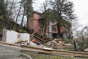 Der Schuppen vor der Villa Landenberg ist nun abgebrochen. (Bild: Philipp Unterschütz (Sarnen, 7. Februar 2018))