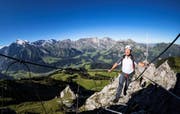 Vizedirektor des Bundesamts für Umwelt, Josef Hess, am Klettersteig Zittergrat beim Brunni oberhalb von Engelberg. (Bild Philipp Schmidli)