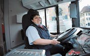 Cindy Gamma fährt die Fahrgäste in Uri von A nach B. (Bild: Urs Hanhart (Altdorf, 3. April 2017))
