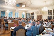 Auch der Kantonsrat soll mit mehr Effizienz einen Beitrag leisten an die Gesundung der Finanzen – durch weniger Ganztagessitzungen und weniger Kommissionen. (Bild: Corinne Glanzmann (Sarnen, 25. Oktober 2016))