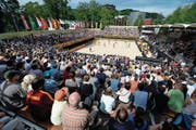 Die Beachvolleyball-Arena im Lido an einem Match der Beachvolley World Tour. (Bild: Urs Flüeler/Keystone (Luzern, 14. Mai 2015))