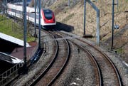 Der Unterhalt der Schieneninfrastruktur wurde vernachlässigt. Deshalb will der Bund von 2017 bis 2020 15 Prozent mehr als normal darin investieren. (Bild: Stefan Kaiser / Neue ZZ)
