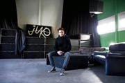 Hofft, dass der Kanton seinen Entscheid nochmals überdenkt: Präsident Lukas Ettlin im Juko-Pavillon. (Bild: Corinne Glanzmann / Neue OZ)