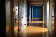 Zellentrakt im Gefängnis Grosshof, wo der Einbrecher nun einsitzt. (Archivbild: Nadia Schärli (Kriens, 13. Mai 2013))
