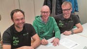 Sie haben gut lachen; von links: Bruno Küttel, Sepp Indergand und Rolf Furrer von der IG Radsport Uri. (Bild: PD (Silenen, Dezember 2017))