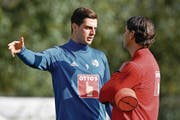 FCL-Stürmer Tomi Juric (links) im Gespräch mit Trainer Gerardo Seoane. (Bild: Martin Meienberger/Freshfocus (Marbella, 15. Januar 2018))