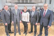 Diese fünf Regierungsräte treten am 4. März für eine weitere Legislatur an (von links): Res Schmid (SVP, Emmetten), Othmar Filliger (CVP, Stans), Karin Kayser (CVP, Oberdorf), Josef Niederberger (CVP, Oberdorf) und Alfred Bossard (FDP, Buochs). (Bild: Urs Flüeler/Keystone (Stans, 19. Februar 2018))