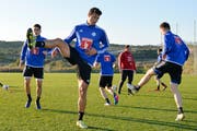 Innenverteidiger Lucas Alves (vorne) trainierte am Freitag erstmals mit dem FC Luzern. (Bild: Martin Meienberger/Freshfocus (Marbella, 13. Januar 2017))