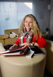 Maturandin Céline Britschgi plädiert für systematisches Wiederholen beim Lernen. (Bild Corinne Glanzmann)