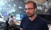 Meteorologe Thomas Jordi erklärt, warum es so heiss ist. (Bild: Screenshot / sda)