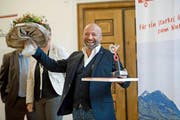 Mauro Testerini, Geschäftsführer der Steiner Sarnen Schweiz AG, freut sich über die Auszeichnung. (Bild: Corinne Glanzmann (Neue LZ))