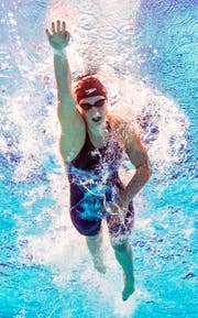 Schwimmt allen davon: die 18-jährige Katie Ledecky. (Bild: EPA/Patrick B. Kraemer)