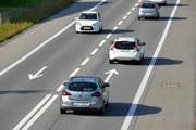 Der Kantonsrat soll ein Mitspracherecht haben, wenn es um Projekte auf der A8 geht. (Symbolbild Neue OZ)