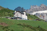 Das Hotel Klausenpasshöhe ist ein äusserst beliebter Treffpunkt für Ausflügler. (Bild: Florian Arnold (Unterschächen, 7 August 2017))