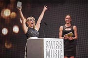 Bei den letzten Swiss Music Awards konnte Beatrice Egli jubeln. Im Hintergrund: Triathletin Daniela Ryf. (Bild: Ennio Leanza/Key (Zürich, 10. Februar 2017))