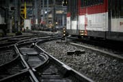 Am Bahnhof Luzern müssen so oder anders die Kapazitäten erhöht werden. (Bild: Archiv, Luzerner Zeitung / Luzern, 20.01.2009)