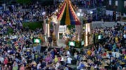 Das Jasszelt auf dem Festplatz. (Bild: Bote der Urschweiz)