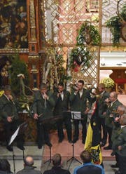 Die Jagdhornbläsergruppe Bärgarvä umrahmte die Messe musikalisch. (Bild: EG (Erstfeld, 5. 11. 17))