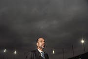 Trainer Markus Babbel – hier bei einem Meisterschaftsspiel im Letzigrund gegen GC – treibt beim FC Luzern den Konkurrenzkampf an. «Freipässe gibt es nicht», sagt der 44-jährige Deutsche. (Bild: Valeriano Di Domenico/Keystone (Zürich, 9. April 2016))