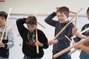 Die Kollegen beim «Bäsele» (Bild: Corinne Glanzmann (Ennetbürgen, 27. März 2018))