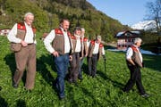 Im Archivbild: Die Muotathaler Wetterschmoecker, Sandstrahler Peter Suter, Joeri Roman Ulrich, Naturmensch Karl Hediger, Muser Martin Holdener, Wettermissionar Martin Horat, Tannzapfen Alois Holdener (von links). (Bild: KEYSTONE/Alexandra Wey)
