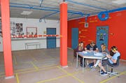 Wenn es zu laut wird, kommt der Pamir zum Einsatz: Schülerinnen und Schüler bei einer Gruppenarbeit. (Bild Martin Uebelhart)