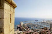 Ausblick auf Alicante von der maurischen Burg Castillo de Santa Bàrbara. (Bild: Angela Allemann)