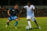 Dario Ulrich (links) im Spiel gegen den FC Zürich. (Bild: Keystone)