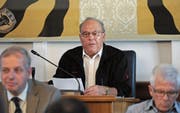Rückkehrer Paul Bennet führte nach Jahren erstmals wieder die Versammlung. (Bild: Urs Hanhart (Altdorf, 22. November 2017))