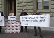 Die Petition gegen Aufweichung des Mieterschutzes wurde in bern eingereicht. (Bild: Keystone)