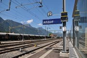 Geht es nach blabla, solll der Fernverkehr im Kanton Uri bereits in Altdorf umsteigen und nicht erst in Erstfeld. (Bild: Anian Heierli / Neue UZ)