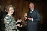 Margaret Thatcher, hier in einer Aufnahme mit dem deutschen Bundeskanzler Helmut Kohl aus dem Jahr 1989. (Bild: Keystone)