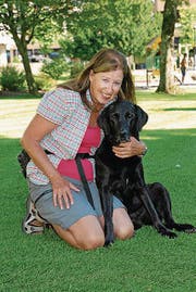 Josefine Kaufmann und ihre Hündin Laika. (Bild: PD)