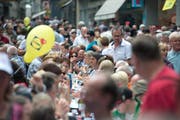 «Waschechte» Luzernerinnen und Luzerner freuen sich schon Monate vor dem 24. und 25. Juni 2016 auf das Luzerner Fest. Oder? (Bild: Archiv Neue LZ / Pius Amrein)