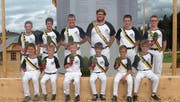 Die erfolgreichen Urner Nationalturner, vorne, von links: Fabio Gisler, Noe Huwyler, Silas Huwyler, Severin Epp, Elias Arnold und Roman Roner; hinten, von links: Noah Gisler, Kilian Arnold, Silvan Gisler, Andi Imhof, Robin Arnold und Remo Roner. (Bild: PD (Affoltern im Emmental, 1. Juli 2017))