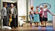 Wenn ältere Damen den Frühling spüren, haben die Männer das Nachsehen. Von links: Urs Kafader, Res Berchtold, Edith Zumstein, Gabi Zumstein, Ingrid Zumstein und Annalies Näf. (Bild: Romano Cuonz (Giswil, 13. Januar 2018))