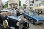 Sollen die Motorfahrzeugsteuern – im Bild das Oldtimertreffen in Sarnen – vorab für alte Fahrzeuge erhöht werden? (Bild: Robert Hess (24. Mai 2015))