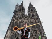 Der Komponist Reto Stadelmann vor dem Kölner Dom. (Bild: Rudi Brochhaus (Köln, 20. Januar 2018))