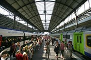 Schulkinder werden heute das Bild des Luzerner Bahnhofs prägen. (Bild: Philipp Schmidli / Neue LZ)