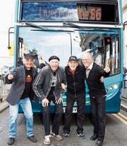 Früher flogen Les Sauterelles nach Manchester und fuhren mit dem Bus nach Liverpool. (Bild: PD)