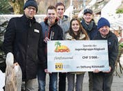 Der Check über 5000 Franken zu Gunsten der Stiftung Rütimattli. (Bild: PD)